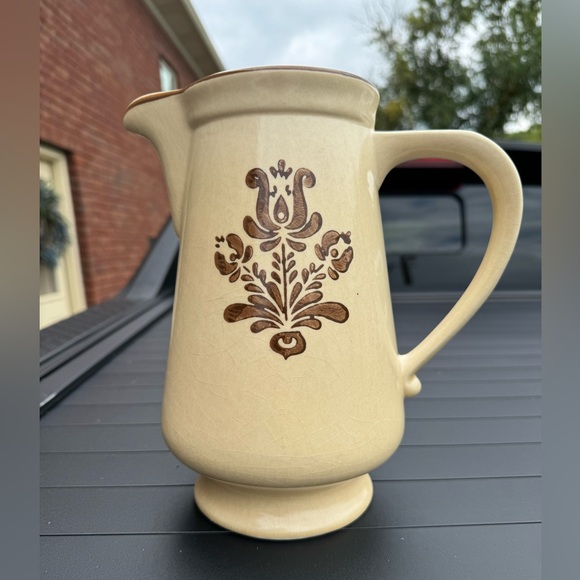 Pfaltzgraff Village Brown & Cream 2L 2QT Pitcher Preloved 416 Made In USA - Picture 1 of 6
